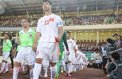 Máy chiếu giá rẻ xem bóng đá Seagame màn hình lớn